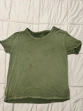 Time and Tru Olive Green Short Sleeve Crewneck Tee - Women